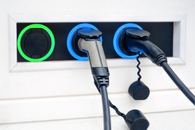 Home vs Public EV Charging: Choosing the Right EV Charging Solution for You